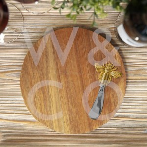 ROUND ACACIA CHEESE BOARD WITH BEE SPREADER